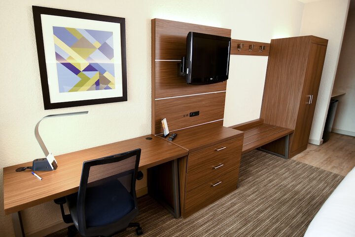 Room 42 of 126