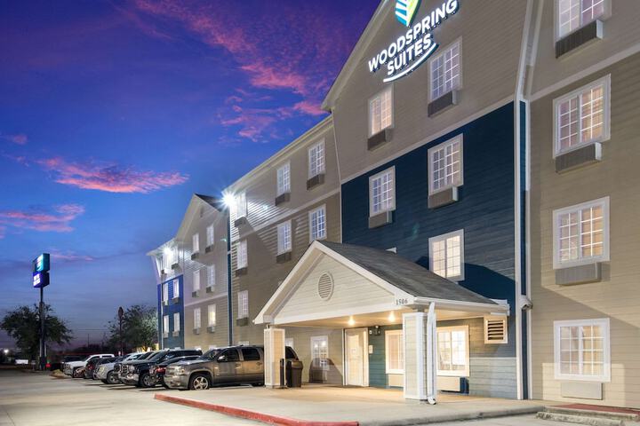 Hotel 7 of 32