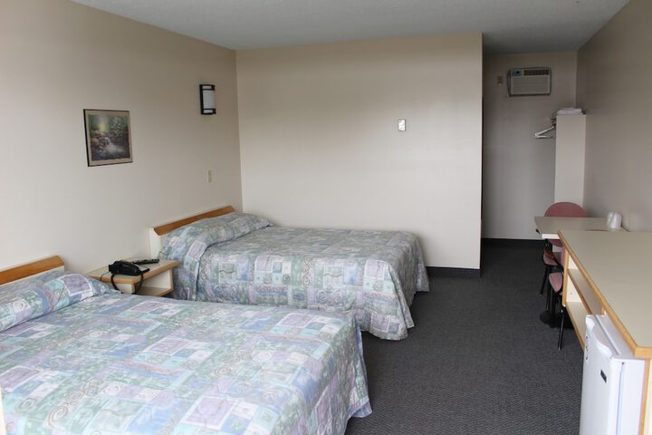 Room 10 of 28
