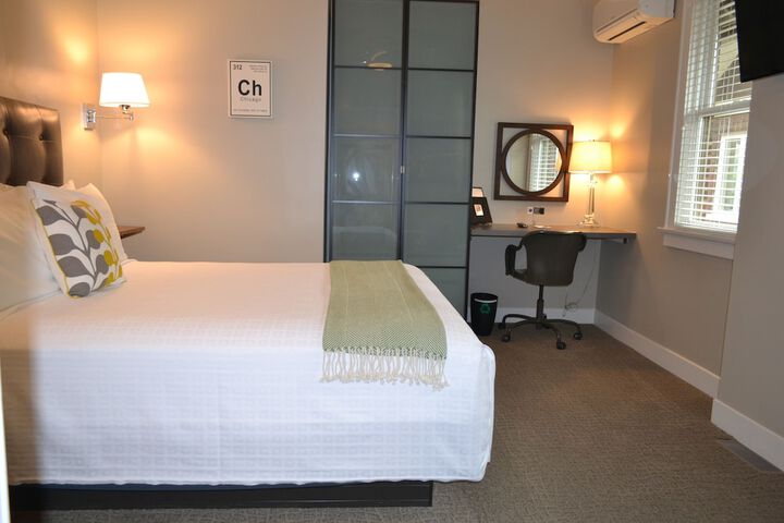Room 25 of 34