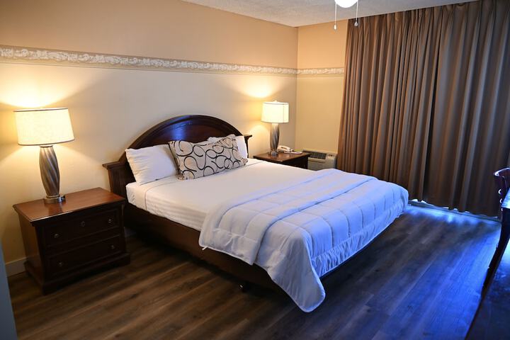 Room 40 of 65