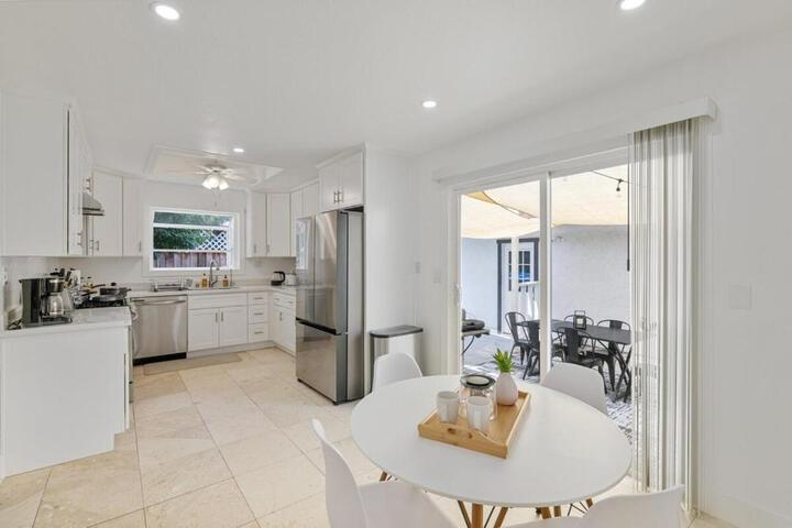 Molivu Homes 3BR - NewRemodel PetFriendly, Yard