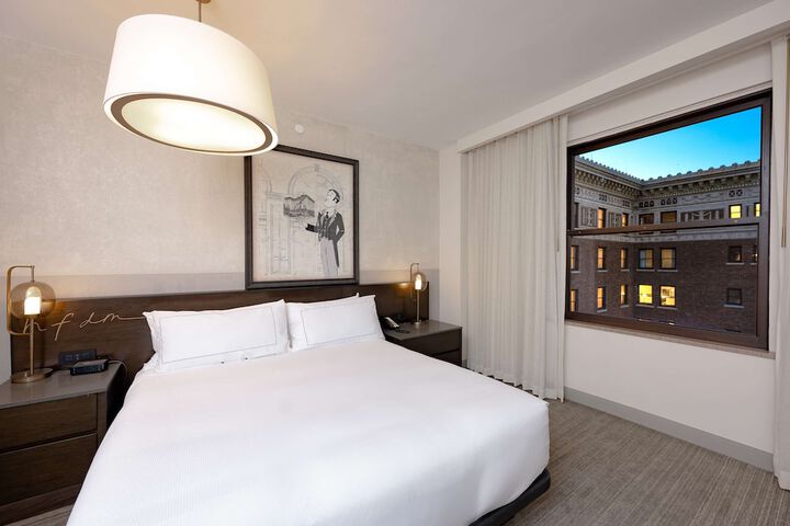 Hotel Fort Des Moines Curio Collection by Hilton