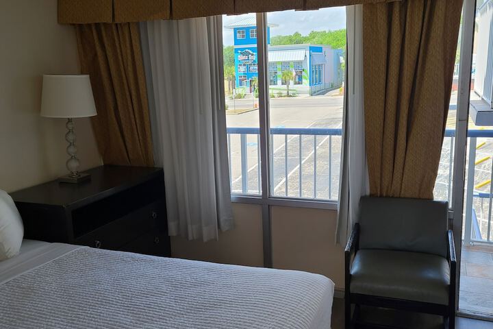Room 26 of 34