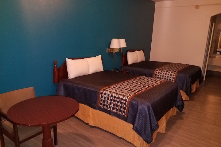 Room 32 of 34