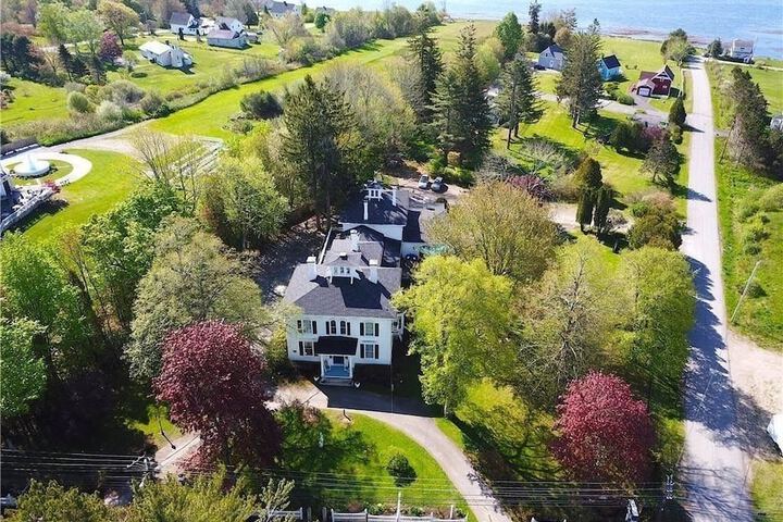 Homeport Inn and Tavern