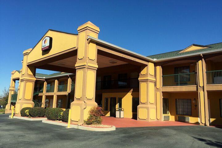 Peach State Inn & Suites