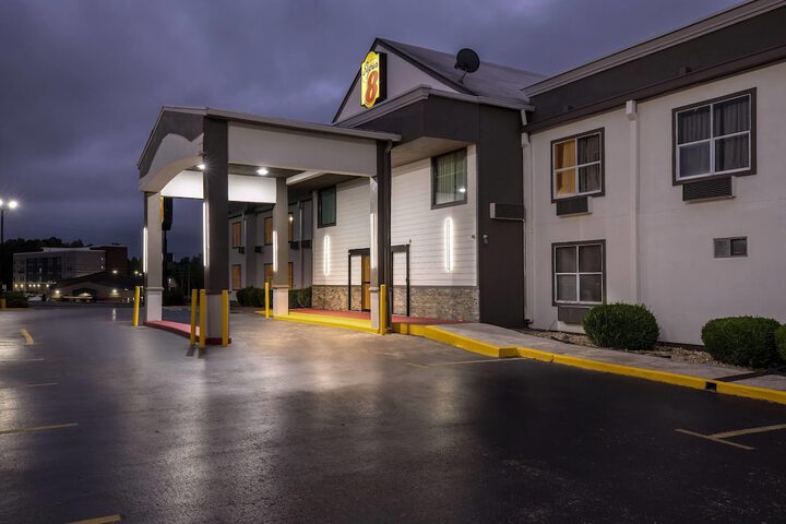 Super 8 by Wyndham Athens