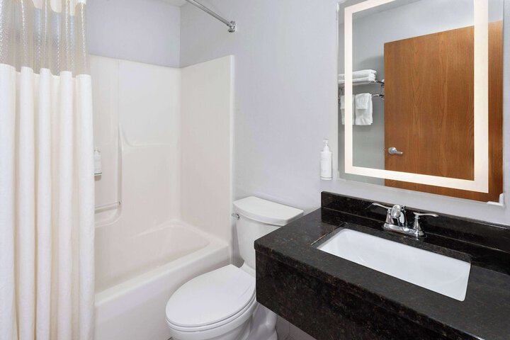 Microtel Inn by Wyndham Janesville