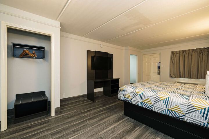 Room 25 of 53