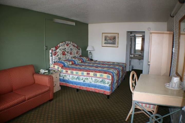 Room 10 of 20