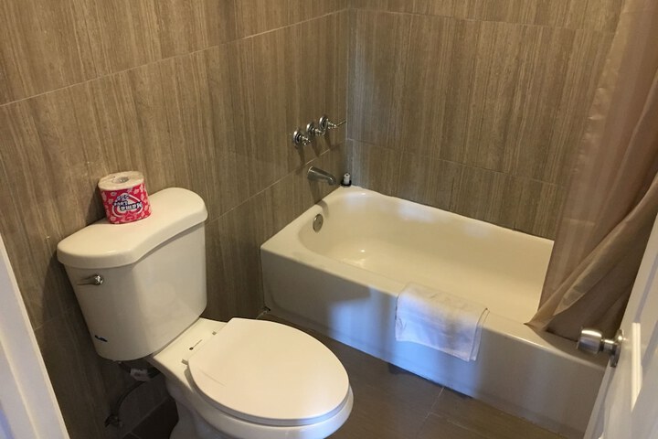 Room 17 of 19