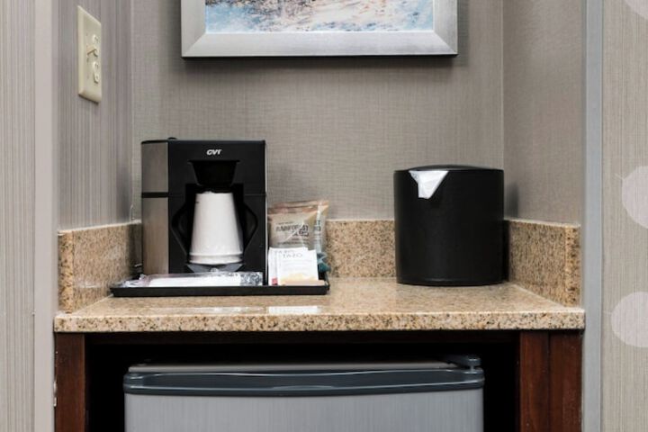 Courtyard by Marriott West Orange