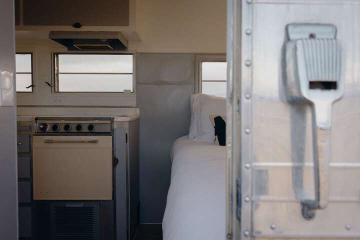 Room 16 of 38