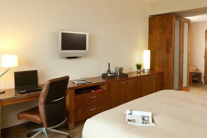 Room 53 of 67