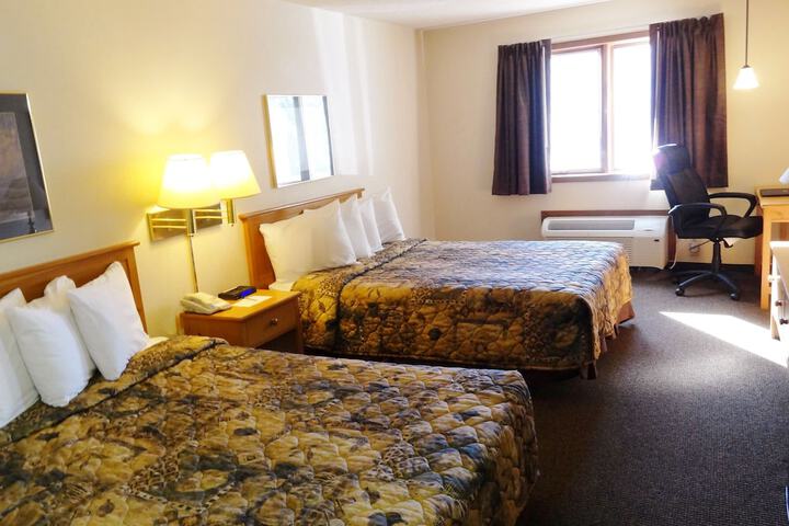 Room 8 of 43