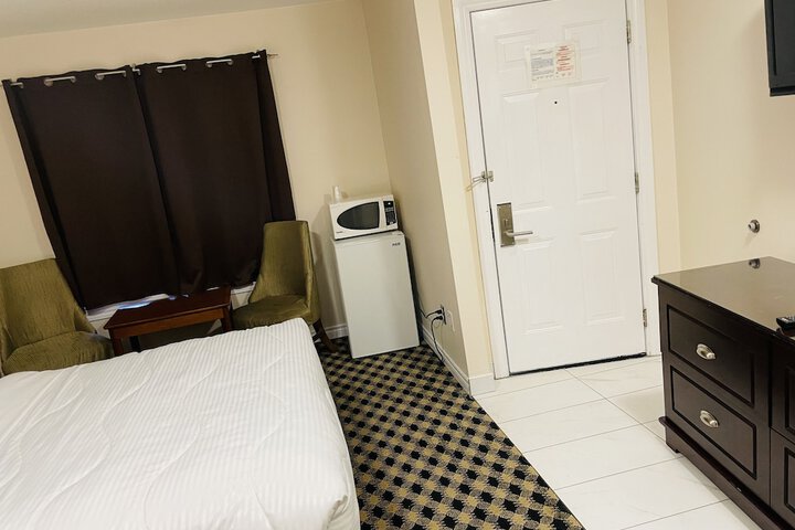 Room 21 of 39