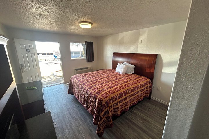 Room 47 of 65