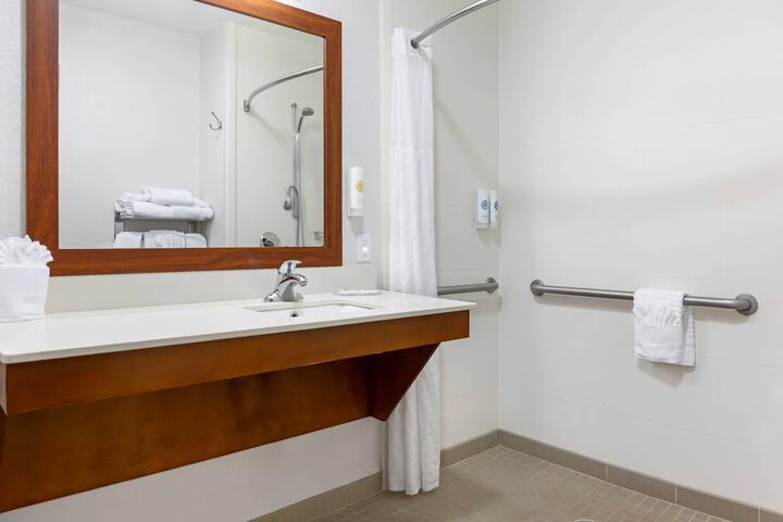 Comfort Inn & Suites Orlando North