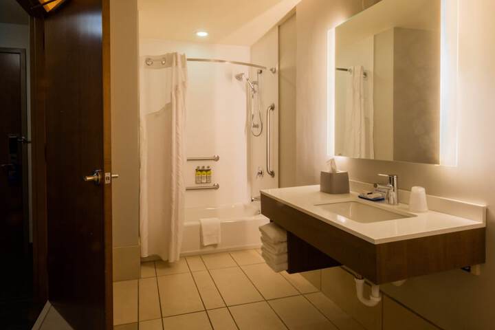 Room 14 of 85