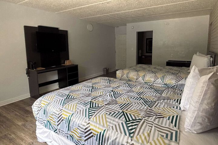 Room 21 of 40