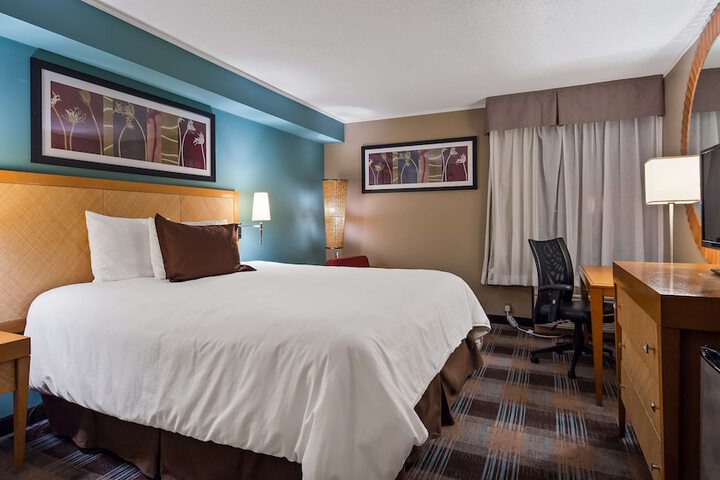 Room 32 of 42