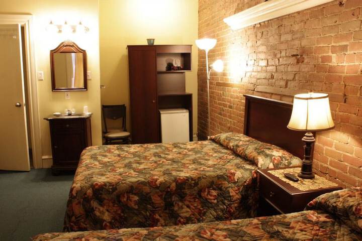 Room 17 of 39