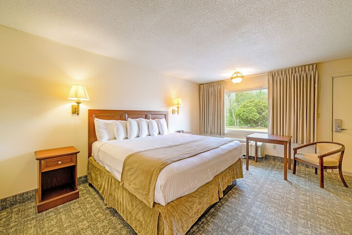 Town and Country Inn & Resort