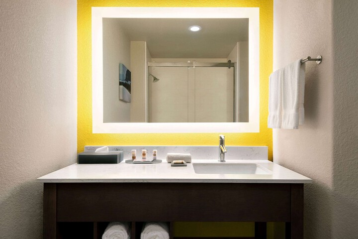 La Quinta Inn & Suites by Wyndham Clovis CA