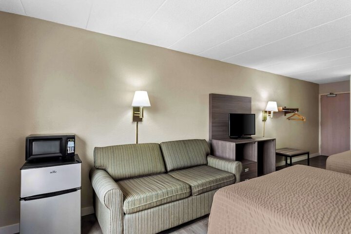 Econo Lodge Willowbrook