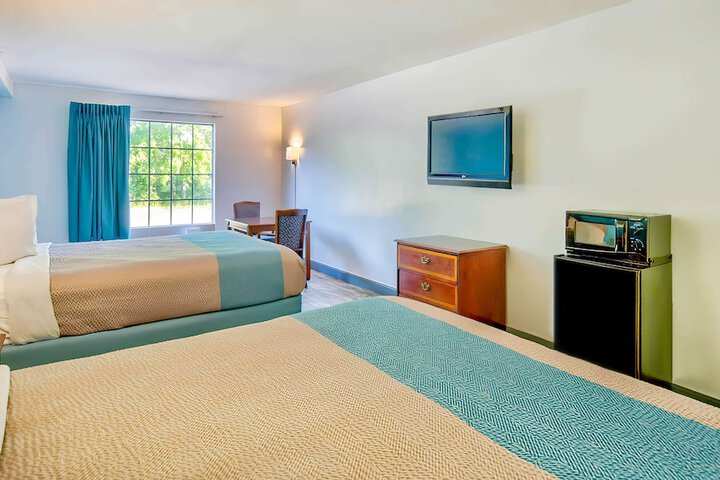 Motel 6 Grand Rivers KY