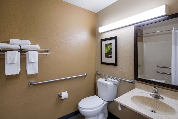 Room 10 of 38
