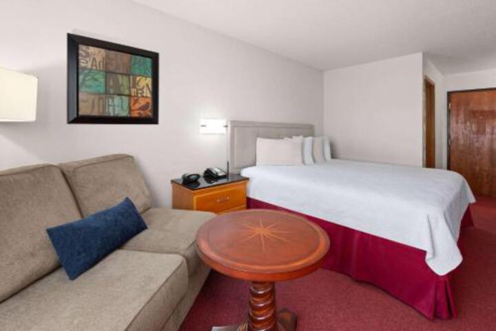 Smart Choice Inn and Suites