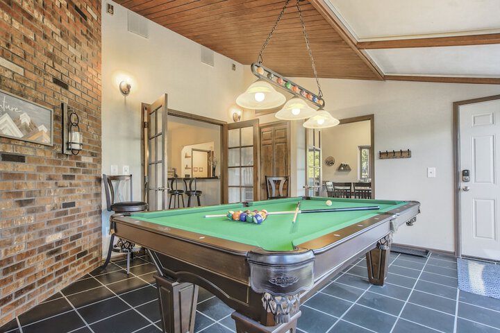 Paradise Cabin