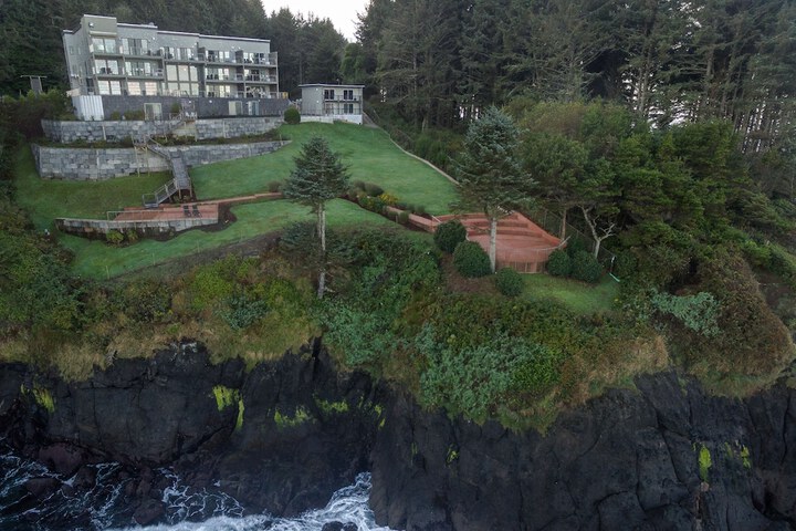 Whale Cove Inn