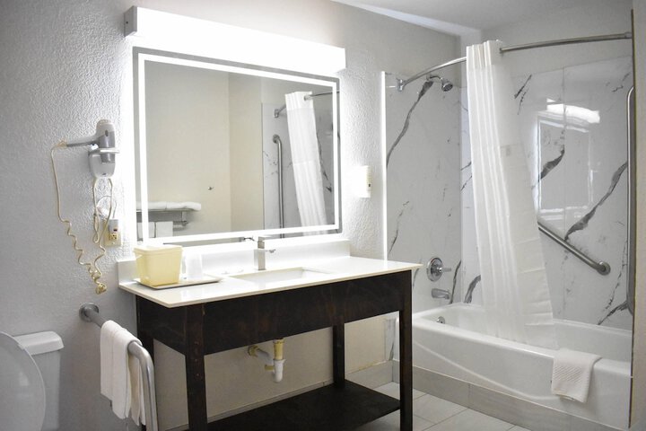 Quality Inn Manning I-95