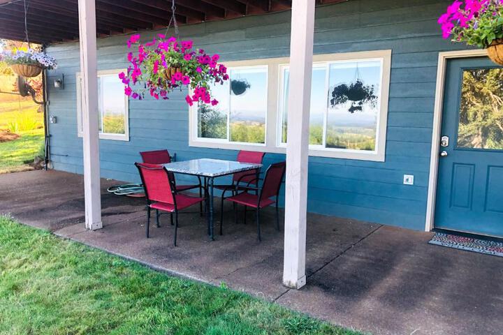 2 Bedroom Suite: Views Private Entrance, EVchgr