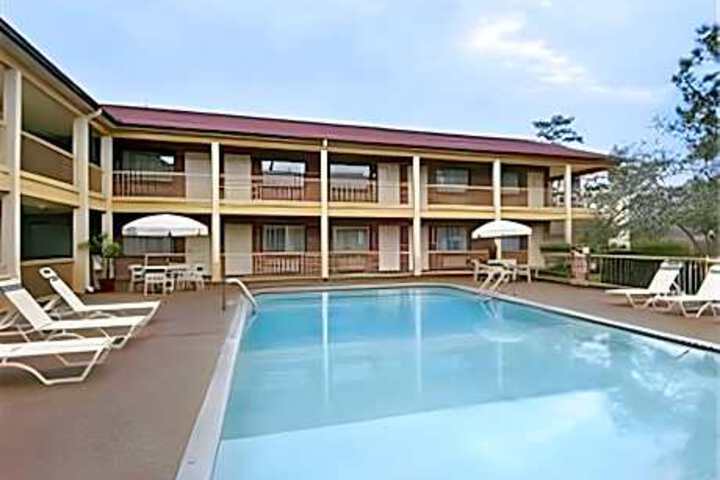 Jasper Inn & Suites
