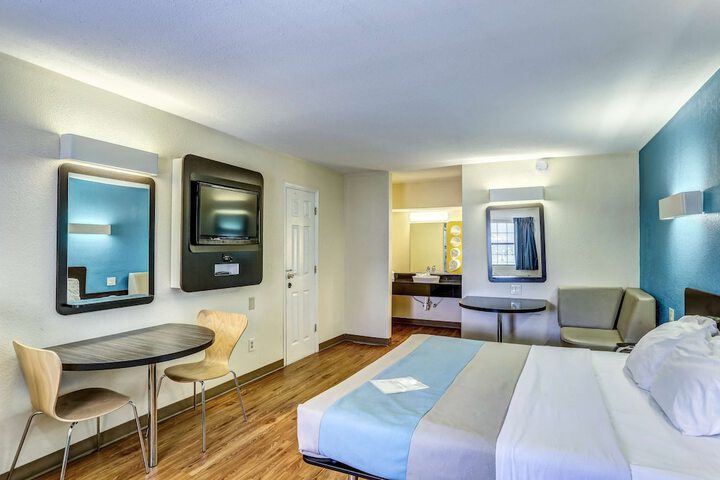 Room 40 of 42