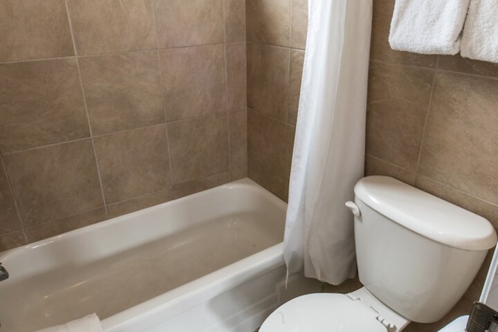 Falcon Motel Brossard