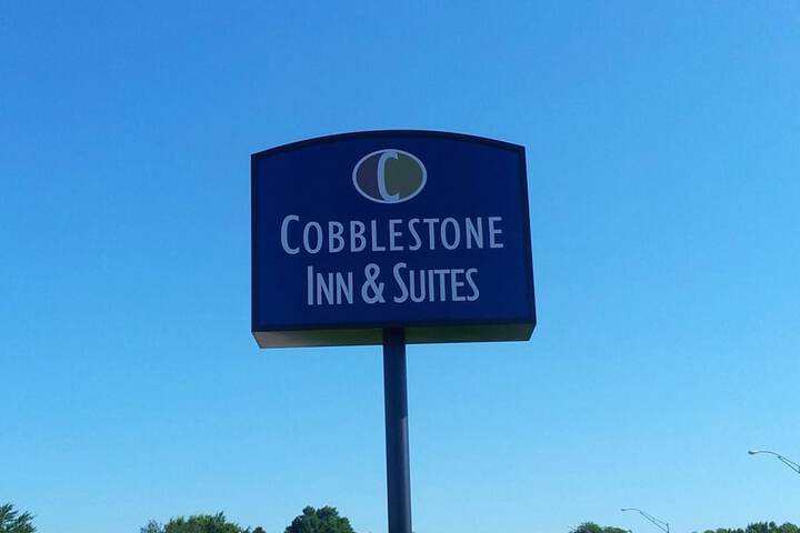 Hotel 4 of 50