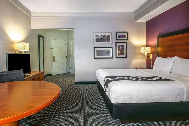 Room 21 of 28