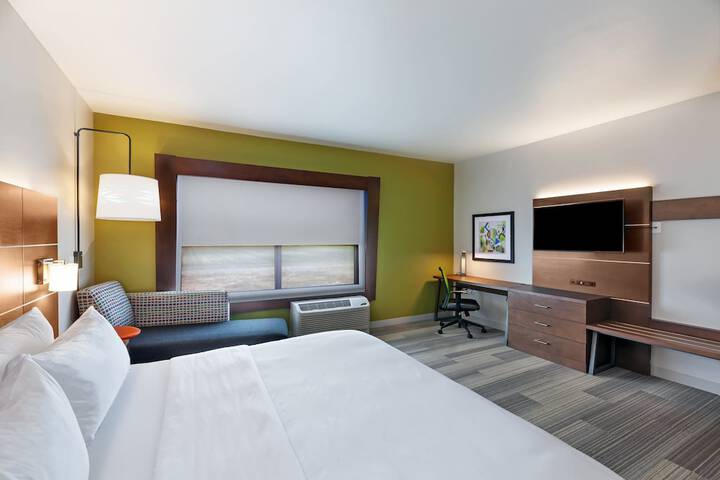 Room 14 of 34
