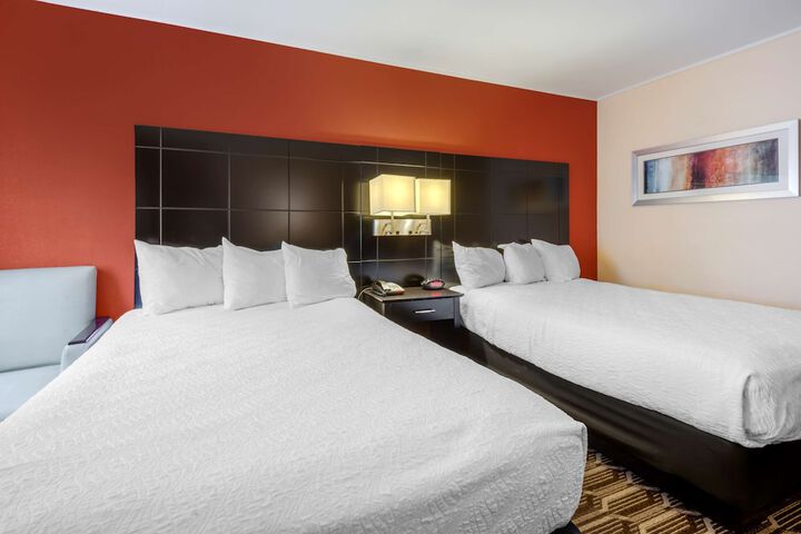 Room 10 of 28