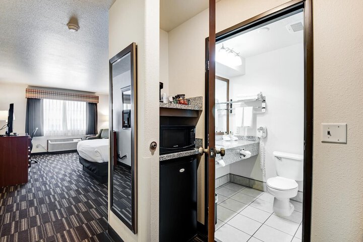 Room 16 of 37