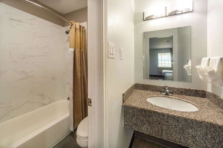 Room 15 of 31