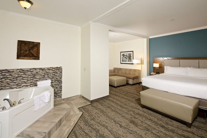 Room 25 of 46