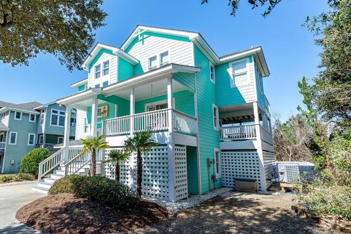Family Tradition - Duck Landing Oceanside, 130 Yds to Beach, Pool, Hot Tub, Tiki Bar