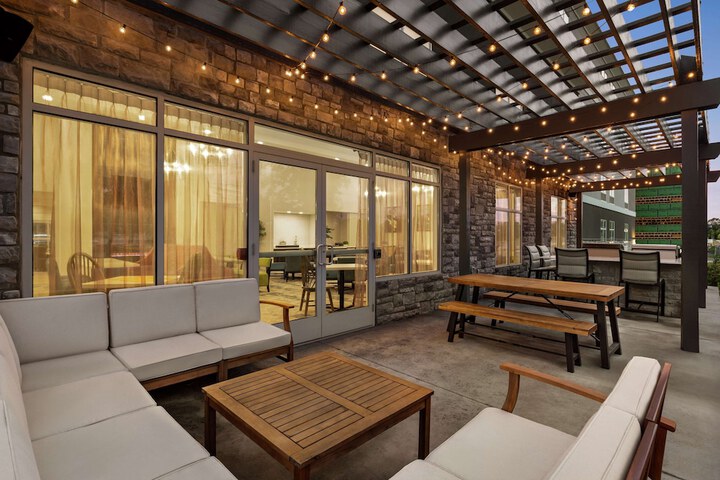 Terrace/Patio 32 of 34