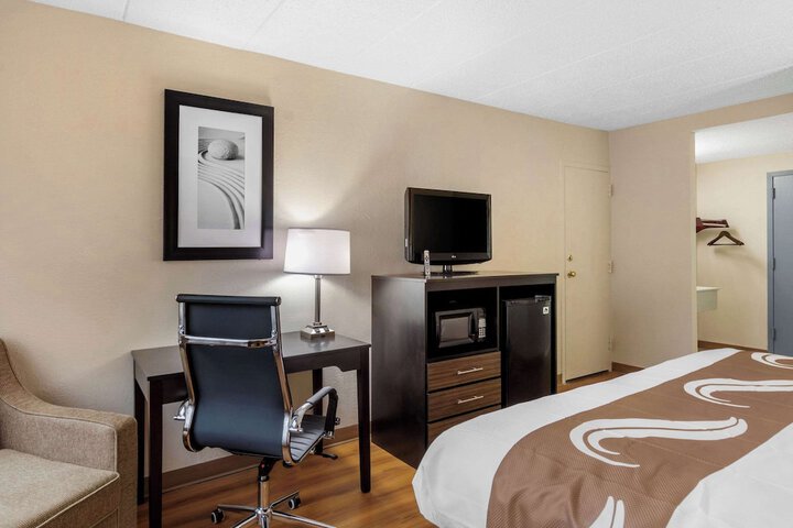 Room 13 of 34